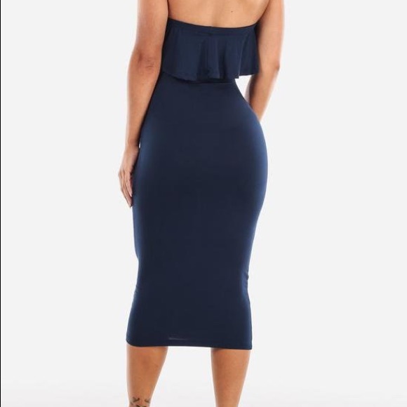 💕😍❤️MAKE AN OFFER! STRAPLESS MIDI DRESS❤️😍💕 - Picture 3 of 3